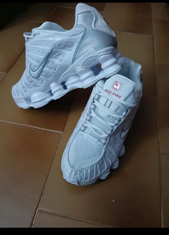 Nike Shox · bleu clair