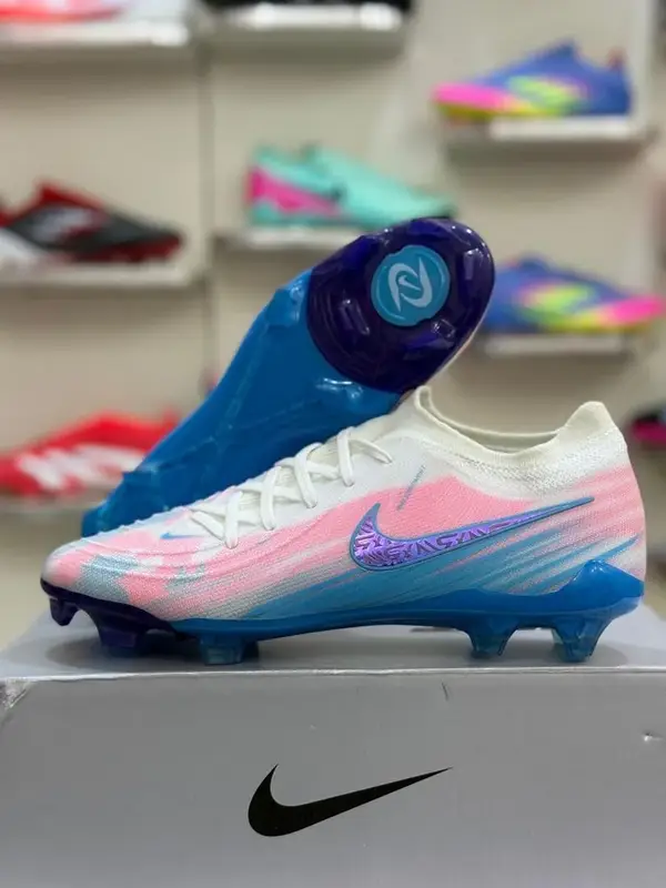Nike Phantom