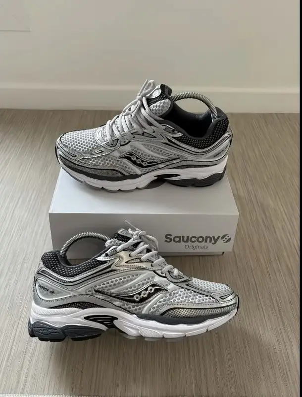 Saucony Omni 9 · gris argent