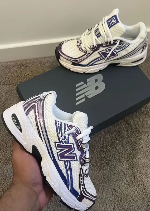 New Balance 740